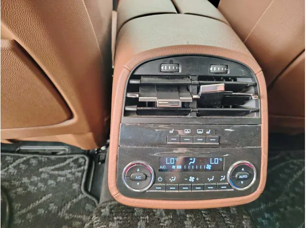 Car image 37