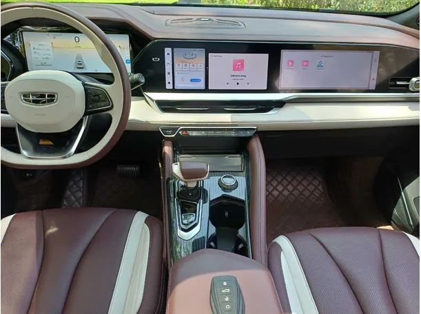Car image 16