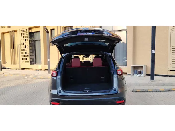 Car image 24