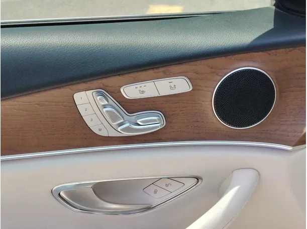 Car image 34