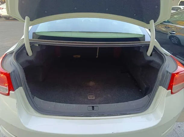 Car image 26