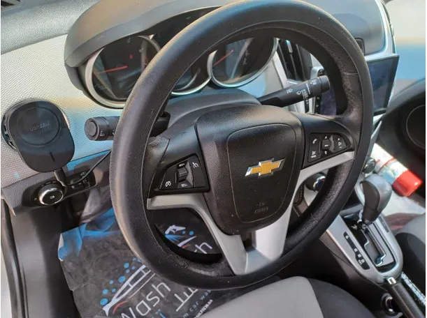 Car image 19