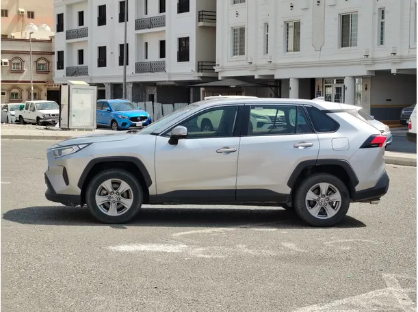 Car image 8