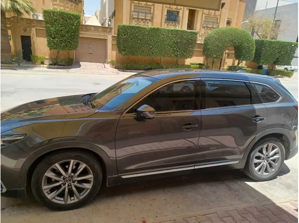 Car image 8