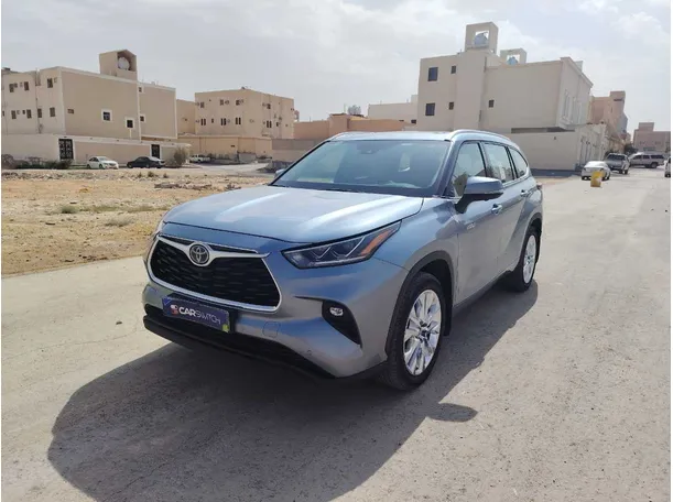 2024 Toyota Highlander in Riyadh
