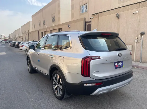 Car image 7