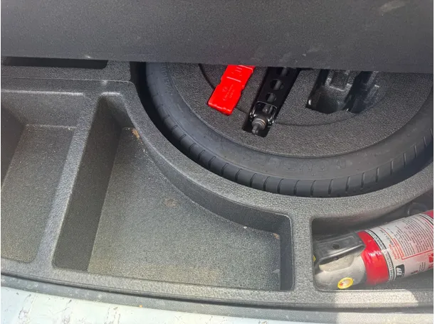 Car image 21