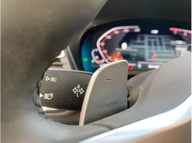 Car image 30