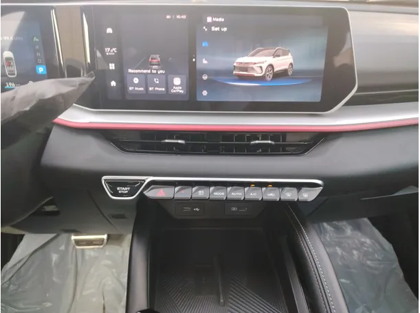 Car image 21