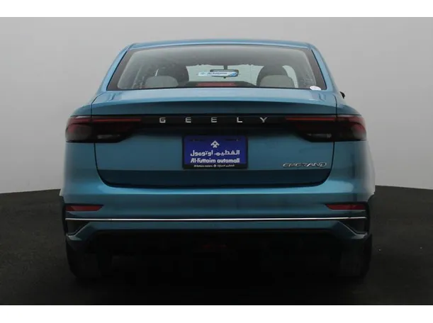 Car image 12