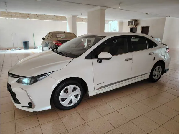 Car image 8