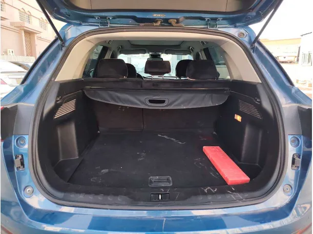 Car image 25