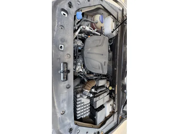 Car image 30
