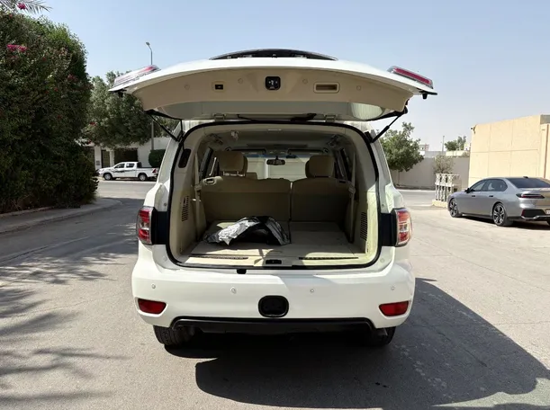 Car image 25