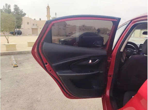 Car image 15