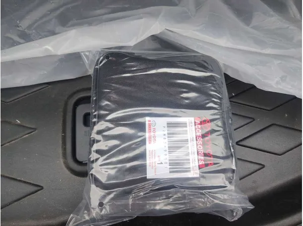 Car image 30