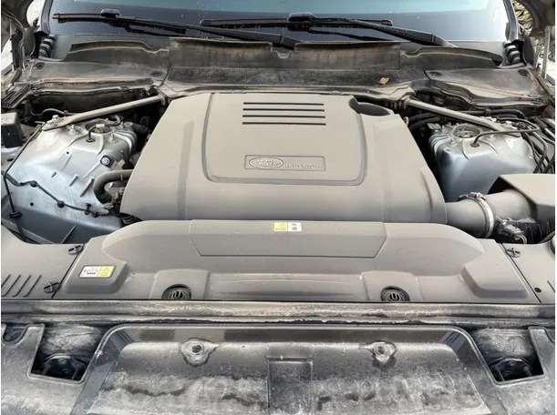 Car image 30