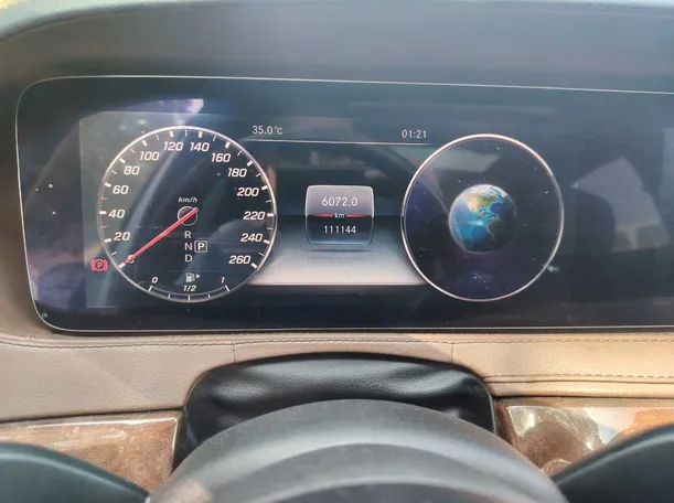 Car image 24
