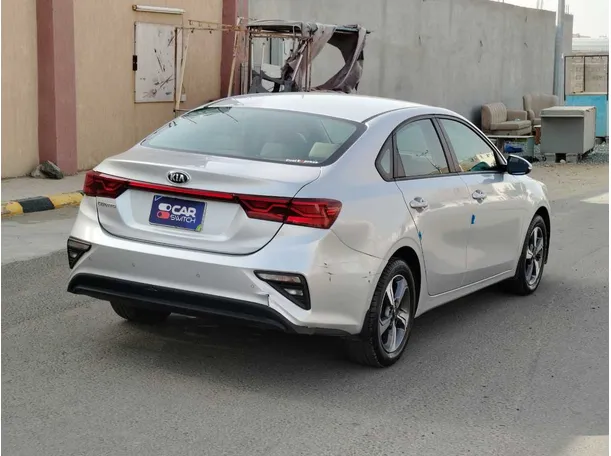 Car image 5