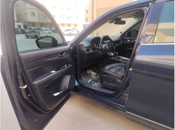 Car image 11