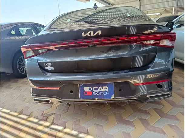Car image 5