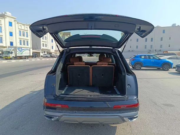 Car image 29