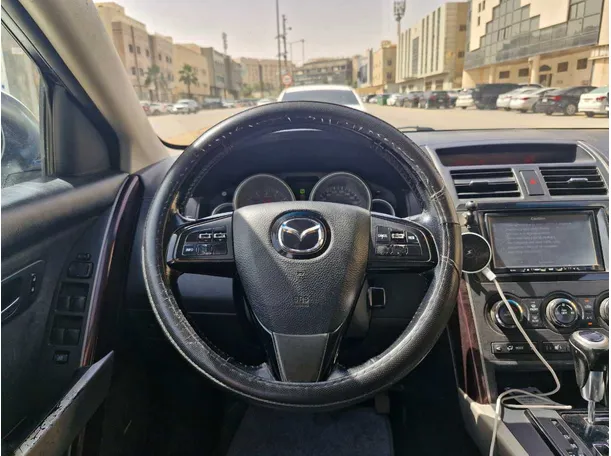 Car image 17