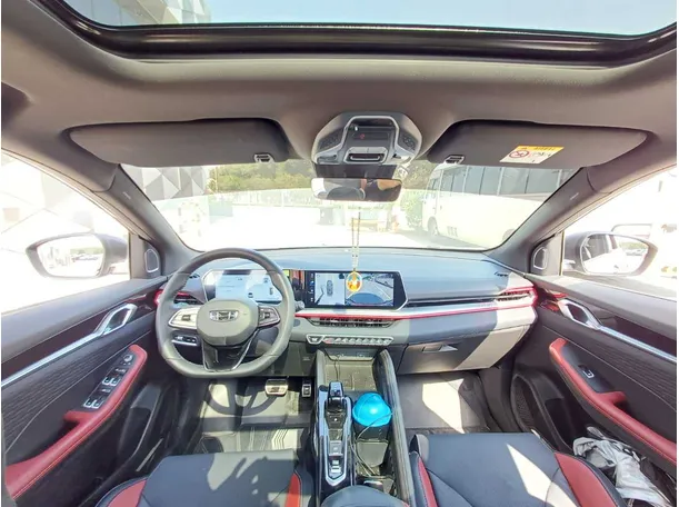 Car image 18