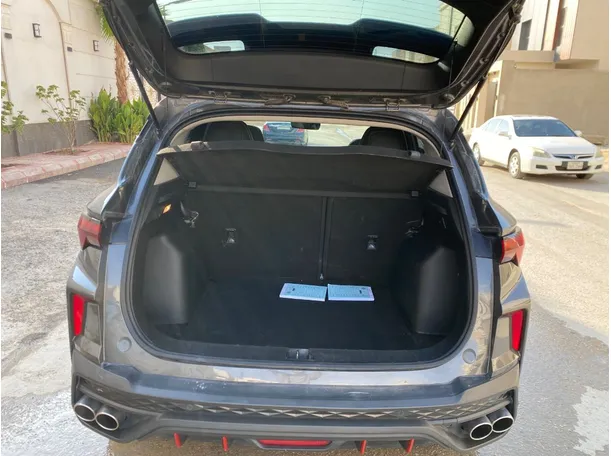 Car image 20