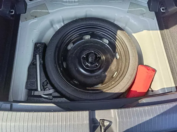 Car image 33
