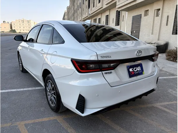 Car image 7