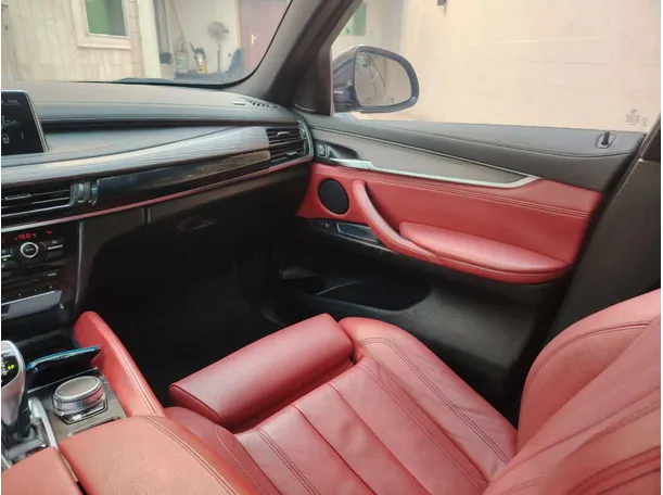 Car image 38