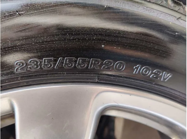 Car image 32