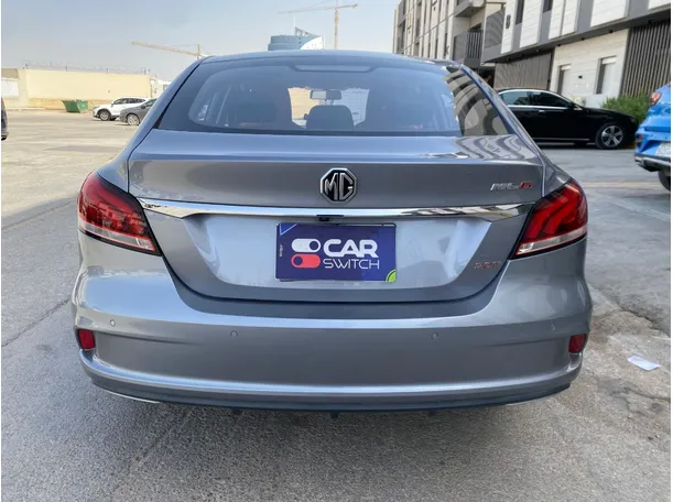 Car image 6