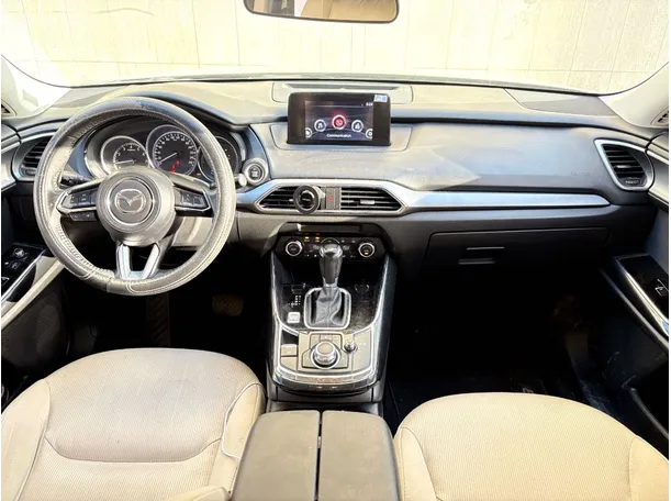 Car image 18