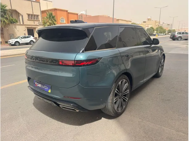 Car image 5