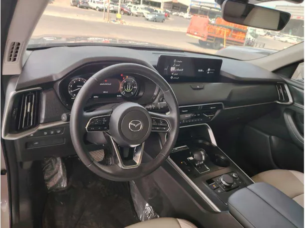 Car image 15