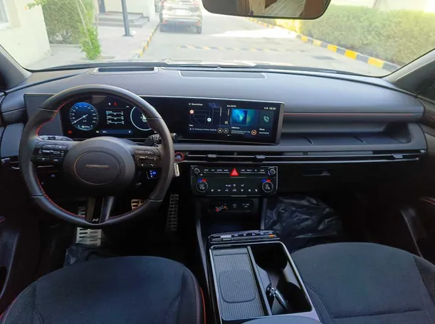 Car image 18