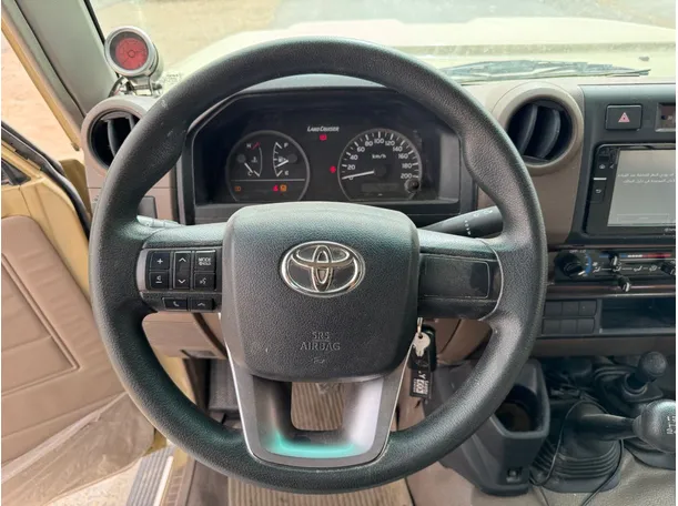 Car image 21