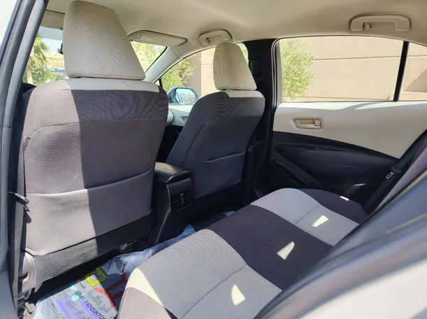 Car image 17