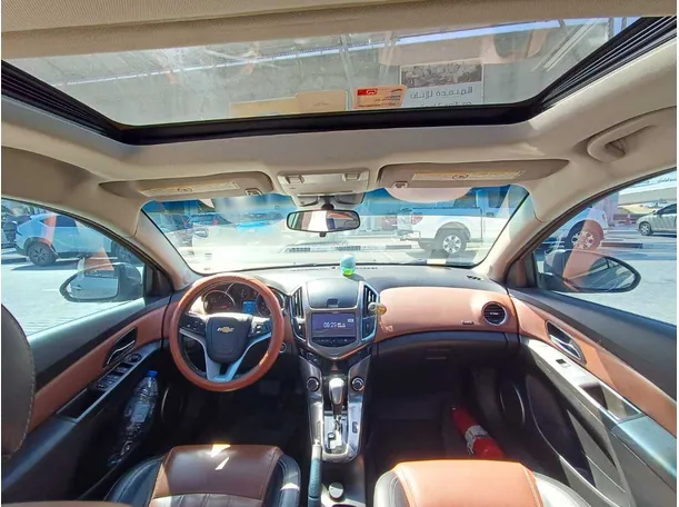 Car image 14