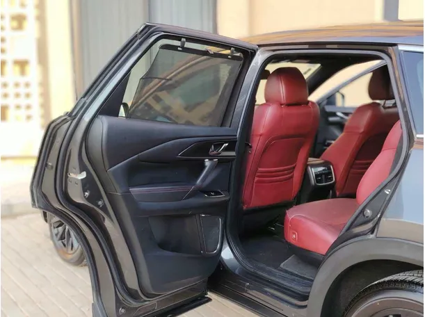 Car image 13