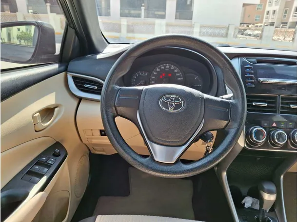 Car image 17