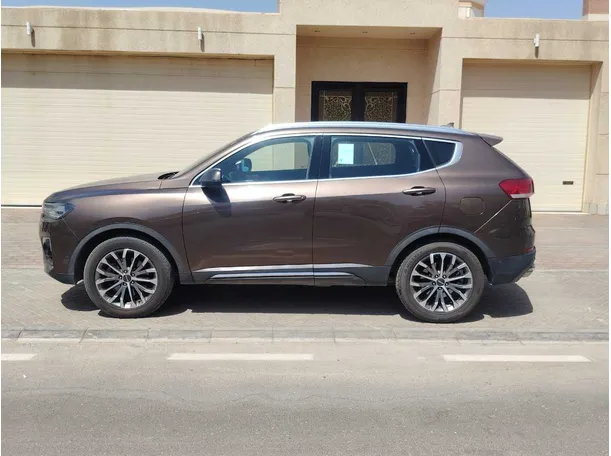 Car image 8