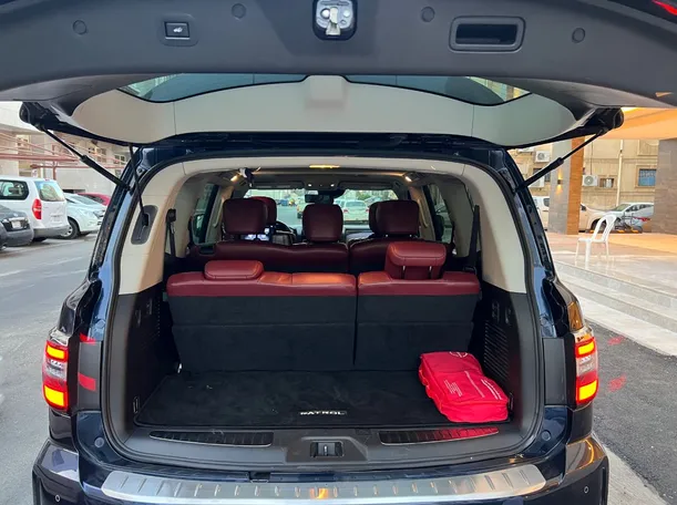 Car image 26