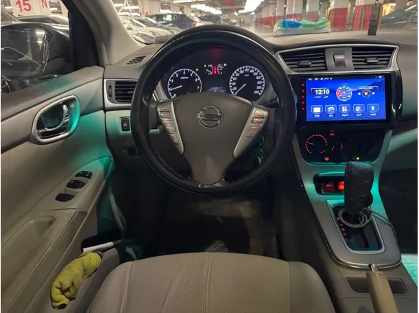 Car image 16