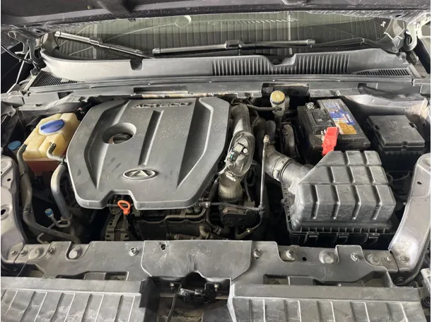 Car image 19