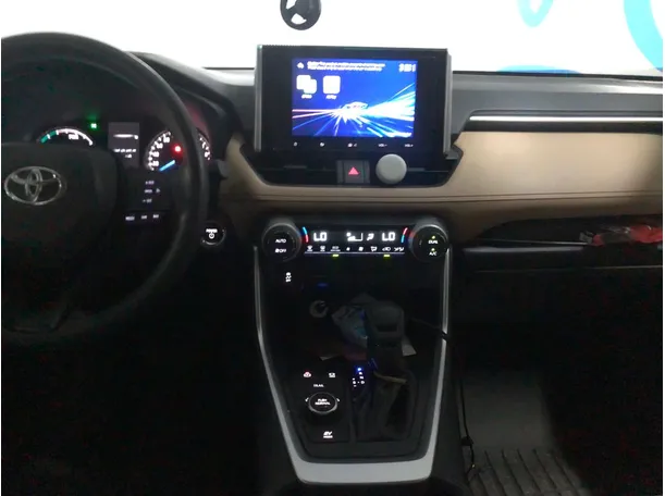 Car image 18