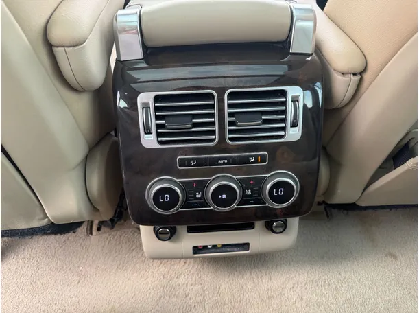Car image 27