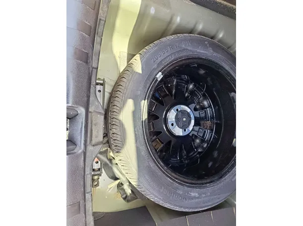 Car image 33